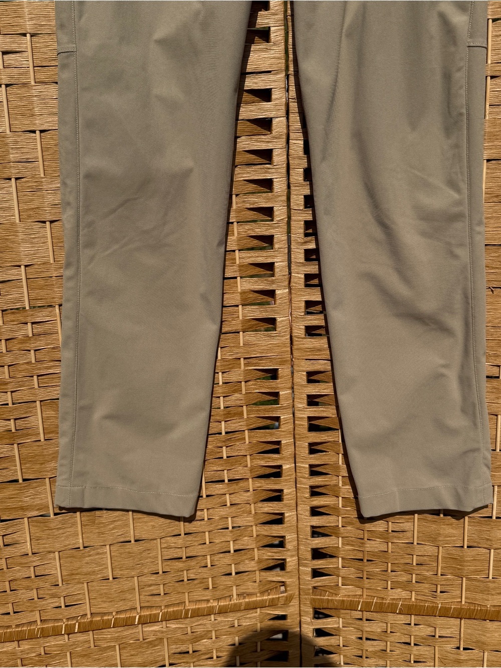Lululemon Men’s Pants Olive / Khaki Color - Picture 3 of 8